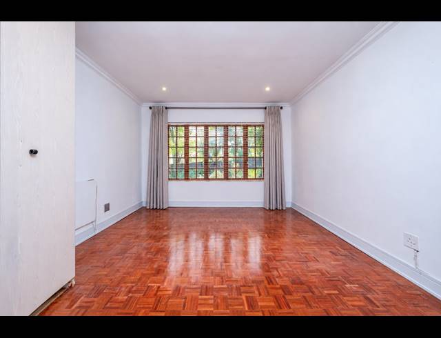 4 BEDROOM FREEHOLD FOR SALE IN ROBINDALE
